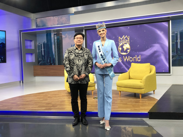 Antusiasme Miss World Krystyna Pyszkova Kunjungi MNC Media