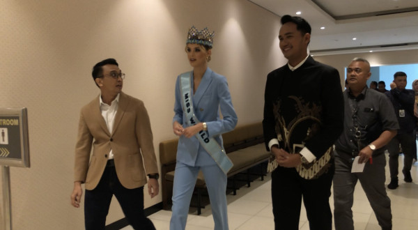 3 Potret Miss World Krystyna Pyszkova Kunjungi Redaksi MNC Media