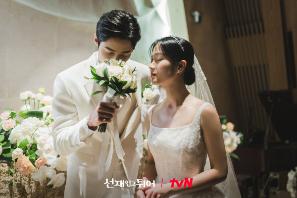Foto-Foto Pernikahan Lovely Runner, Cetak Rating Baru pada Episode Akhir