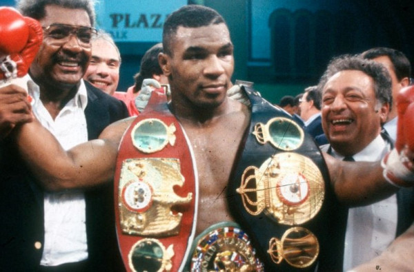 3 Rekor Mike Tyson yang Tidak Tersentuh Jake Paul Sampai Kiamat