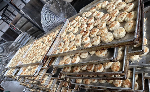 Mantap! Usaha Bakpia Penerima KUR BRI Ini Jadi Tempat Oleh-oleh Favorit di Yogyakarta