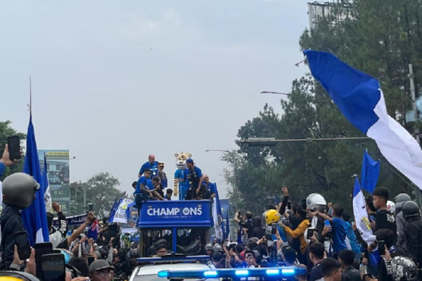 Meriah, Ini Penampakan Arak-arakan Persib Bandung Juara Liga 1