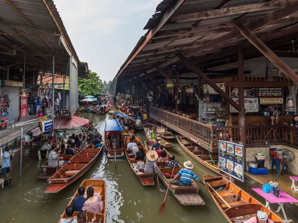 12 Tempat Wisata di Thailand, Nomor 5 Surganya Pecinta Belanja
