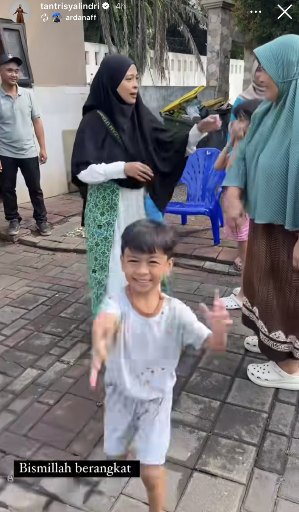 Tantri Kotak dan Suami Berangkat Haji Hari Ini: Mohon Dibukakan Pintu Maaf