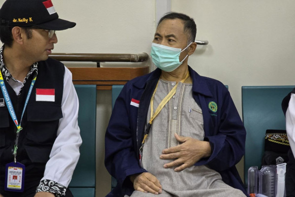 Momen Syukur Sutrisno usai Berhasil Jalani Operasi Bypass Jantung di Madinah