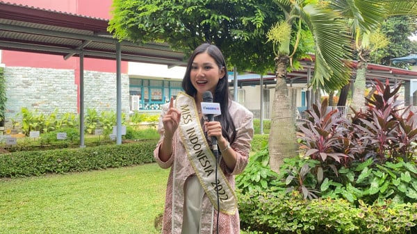 Potret Miss Indonesia 2022 Audrey Vanessa dengan Batik Ramah Lingkungan di World Environment Day