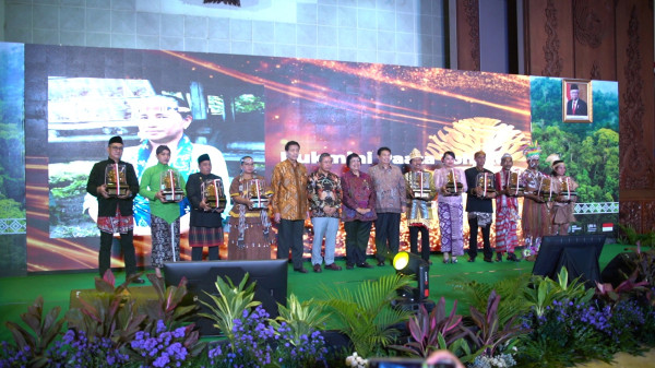 Daftar Lengkap 10 Penerima Penghargaan Kalpataru 2024