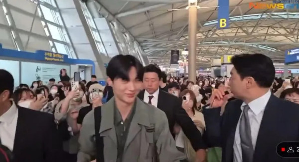 6 Fakta Fan Meeting Byeon Woo-seok, Berangkat Dikawal 5 Bodyguard
