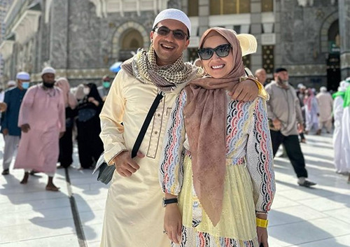 13 Artis Indonesia yang Melaksanakan Haji Furoda