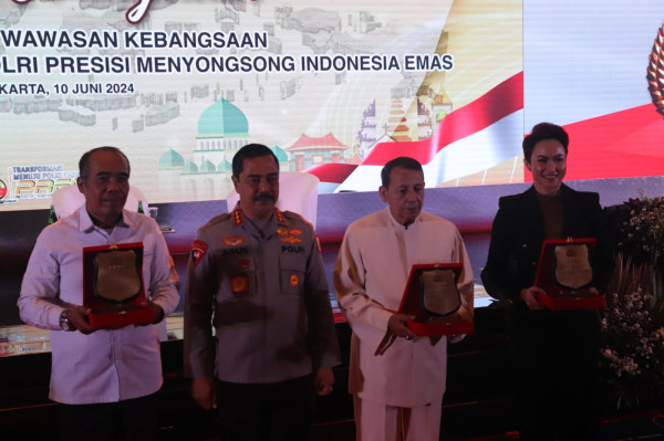 Habib Luthfi Ajak Masyarakat Dorong Polri Laksanakan Tugas dengan Baik