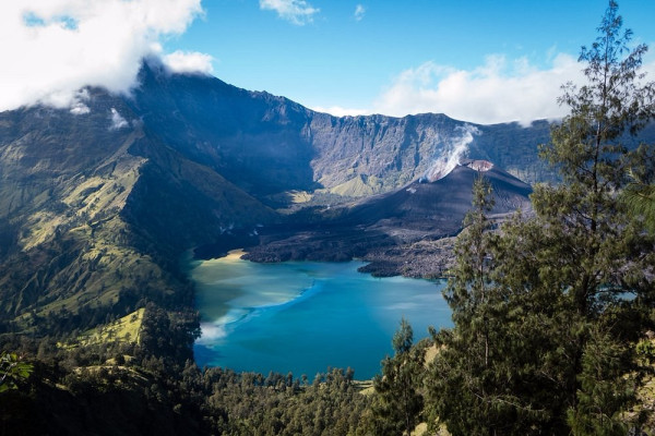 5 Gunung Terdingin di Indonesia, Ada yang Diselimuti Salju