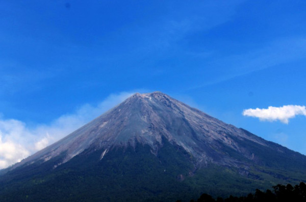 5 Gunung Terdingin di Indonesia, Ada yang Diselimuti Salju