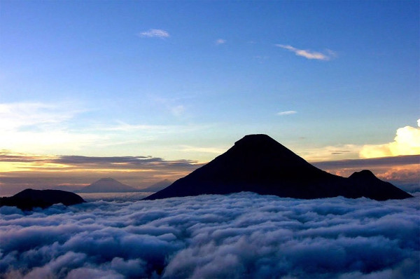 5 Gunung Terdingin di Indonesia, Ada yang Diselimuti Salju