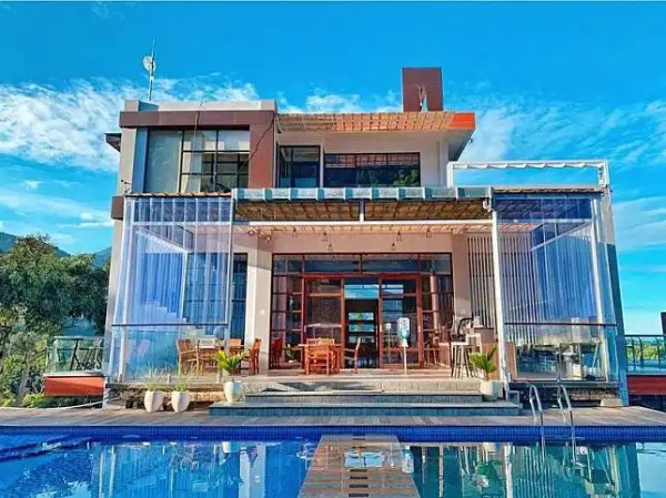5 Vila Instagramable di Puncak Bogor untuk Liburan Keluarga, Nomor 3 Mirip Bali
