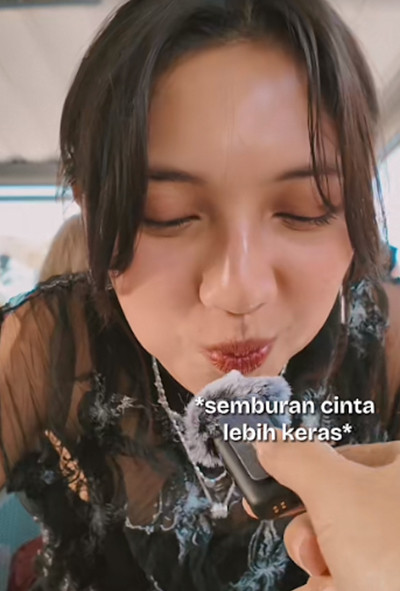 Tak Respons Ajakan Vidi Aldiano untuk Ngevlog, Sheila Dara Panen Kritik Netizen