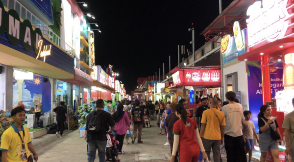 Jakarta Fair Kemayoran 2024 Dibuka, Ribuan Pengunjung Padati Arena Pameran dan Hiburan