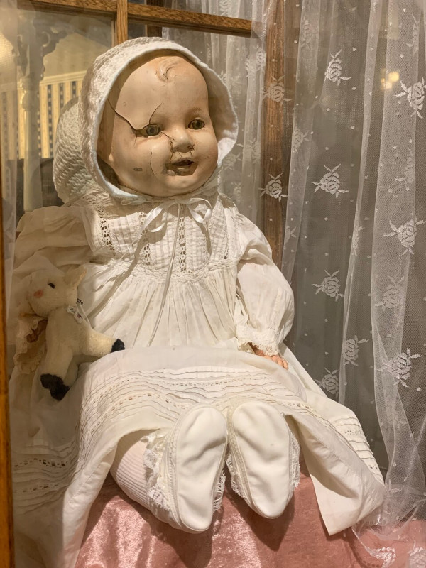 10 Boneka Paling Menyeramkan di Dunia, Ada yang Diisi Roh Anak Kecil dan Media Santet