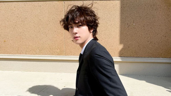 Nominasi dan Penghargaan Koleksi Jin BTS, Idol yang Baru Selesai Wamil
