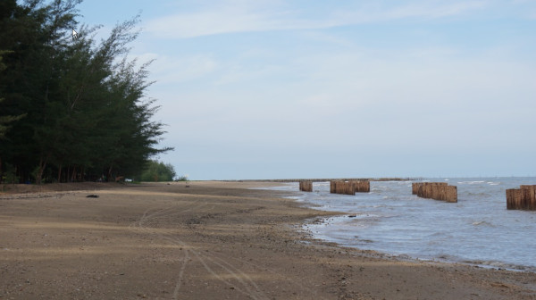 5 Pantai Terindah di Kalimantan, Pasir Putih dan Air Laut Biru