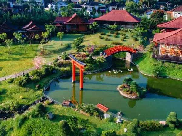 7 Tempat Wisata di Malang Mirip Luar Negeri, Tak Perlu Jauh-jauh ke Jepang dan Eropa