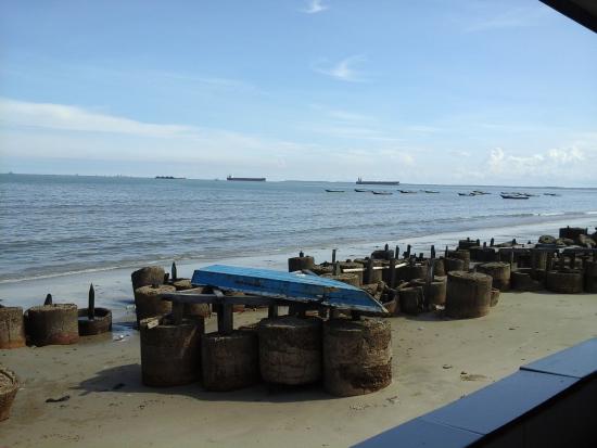 5 Pantai Terindah di Kalimantan, Pasir Putih dan Air Laut Biru