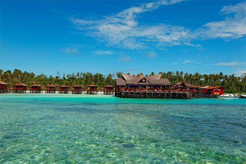 8 Rekomendasi Tempat Staycation dengan Panorama Alam Terbaik di Luar Jawa