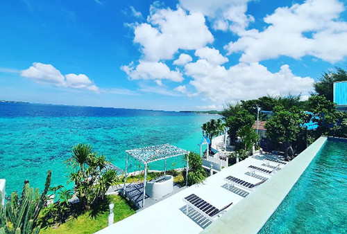 8 Rekomendasi Tempat Staycation dengan Panorama Alam Terbaik di Luar Jawa
