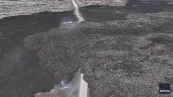 Viral Video Drone Perlihatkan Jalanan Islandia Hilang Ditelan Muntahan Lava