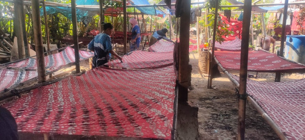 Berkat KUR BRI, Zialova Batik Sukses Jadi Produsen Fashion Lokal Favorit di Pekalongan