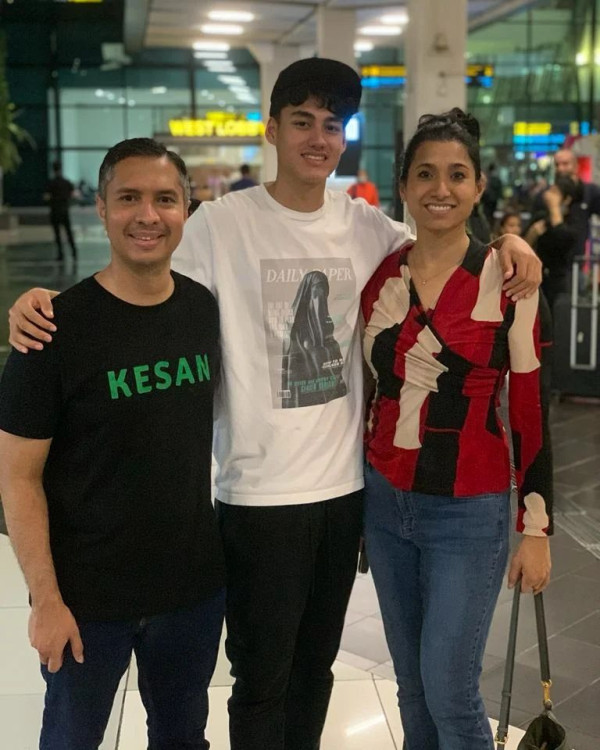 4 Potret Cantik Ibunda Rafael Struick yang Punya Profesi Mentereng