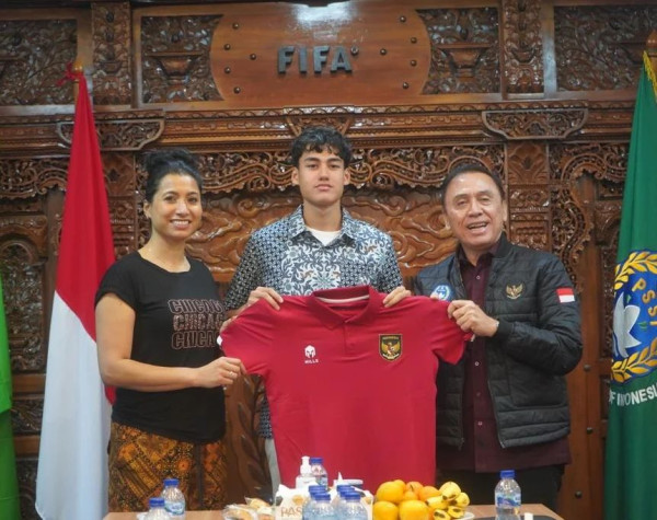 4 Potret Cantik Ibunda Rafael Struick yang Punya Profesi Mentereng