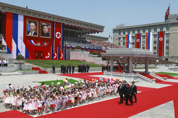 Putin dan Kim Jong-un Tandatangani Pakta Pertahanan, Berikut 5 Konsekuensinya