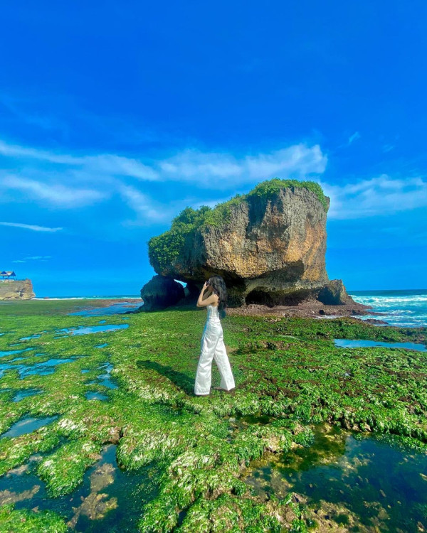 Pantai Mesra Yogya, Surga Tersembunyi di Gunungkidul yang Keindahannya Mirip Miami