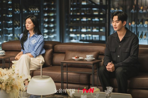 7 Drama Korea 2024 dengan Kisah Cinta Segitiga, Bikin Dilema Enggak?