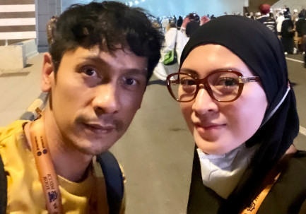 12 Artis Cantik Indonesia yang Punya Gelar Haji