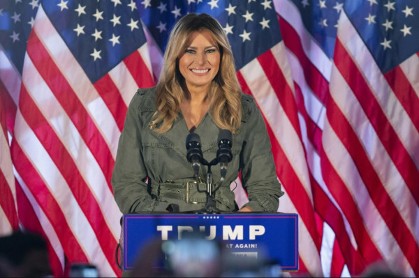 Mengapa Melania Trump Tidak Terlihat Mendampingi Suaminya saat Berkampanye?