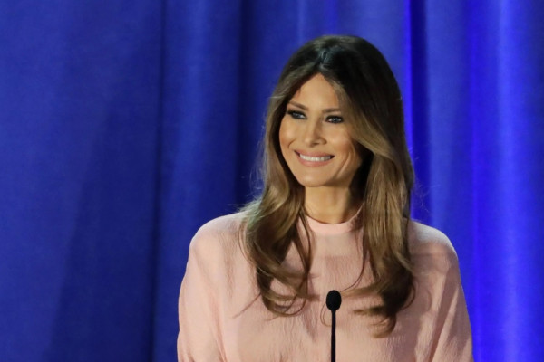 Mengapa Melania Trump Tidak Terlihat Mendampingi Suaminya saat Berkampanye?
