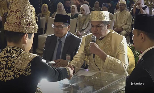 7 Foto Pernikahan Beby Tsabina dan Rizki Natakusumah