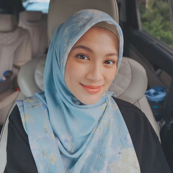 8 Artis Indonesia yang Langsung Berhijab setelah Menikah, Pesonanya Bikin Adem