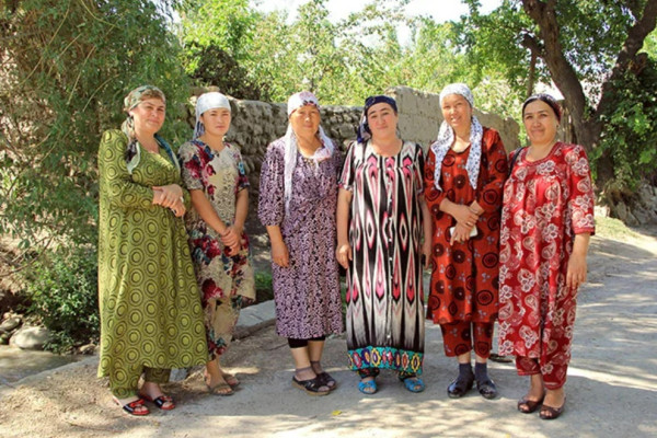 3 Alasan Tajikistan Melarang Hijab, Salah Satunya Mewajibkan Penggunaan Pakaian Tradisional