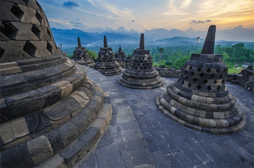 10 Ikon Kota di Indonesia yang Populer sebagai Destinasi Wisata