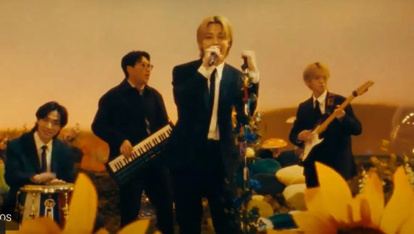 Lirik, Makna Lagu dan Video Smeraldo Garden Marching Band ft Loco dari Jimin BTS