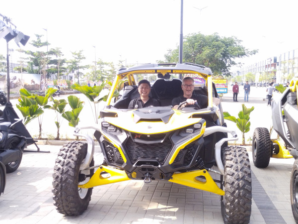 Begini Antusiasme Pengunjung di Showroom Jetski dan ATV Sea-Doo Can-Am di PIK 2
