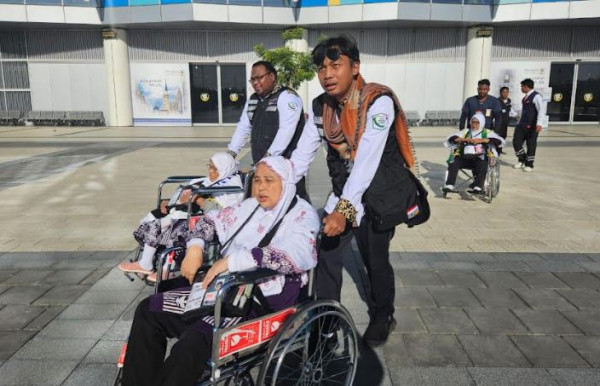 Ketika Jurnalis MCH Mewakafkan Diri Melayani Tamu Allah di Tanah Suci