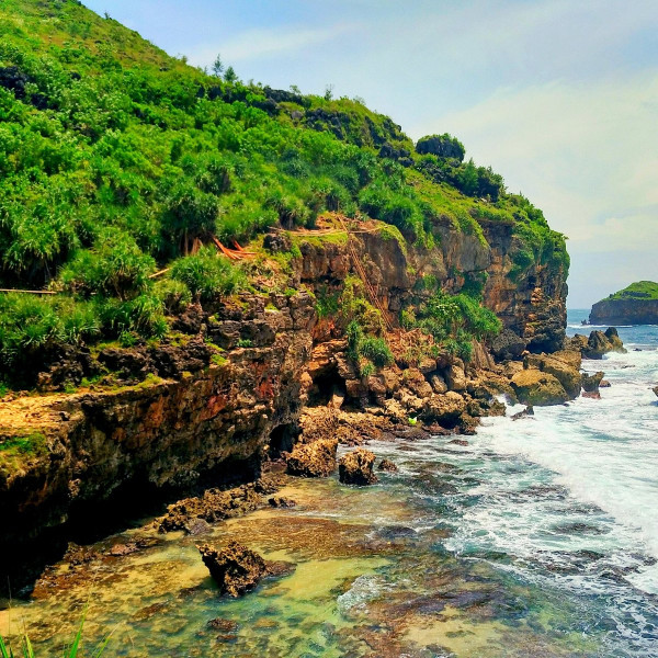 8 Pantai Terindah di Gunungkidul bak Surga Tersembunyi Yogyakarta