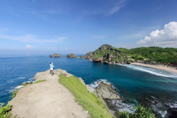 8 Pantai Terindah di Gunungkidul bak Surga Tersembunyi Yogyakarta