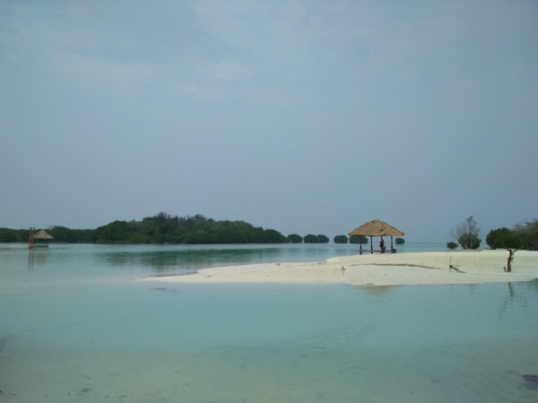 7 Pantai Pasir Putih Dekat Jakarta, Nomor 5 Surga Tersembunyi di Ujung Barat Jawa