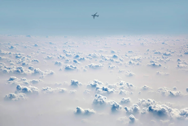 Turbulensi Pesawat: Mengapa Ancaman Langit Ini Semakin Sering Terjadi?