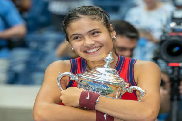 Emma Raducanu, Petenis Termuda Wimbledon yang Kaya Raya tapi Kesepian