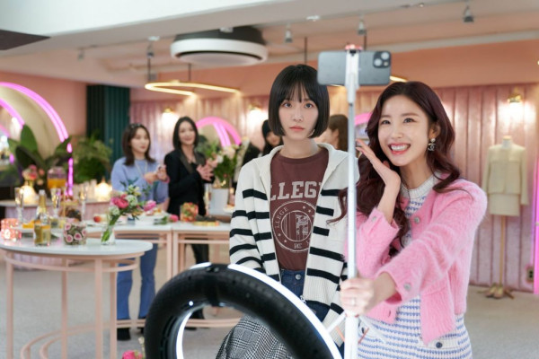 9 Drama Korea Tema tentang Kisah YouTuber dan Kreator Konten